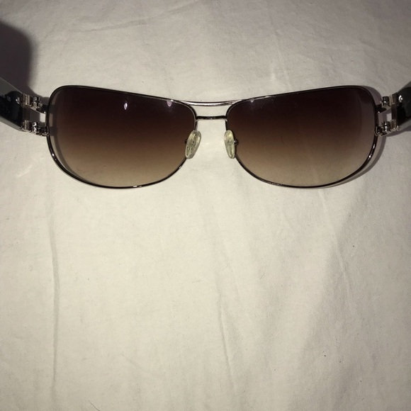 Marc Jacobs Sun Glasses With Case - Picture 3 of 7